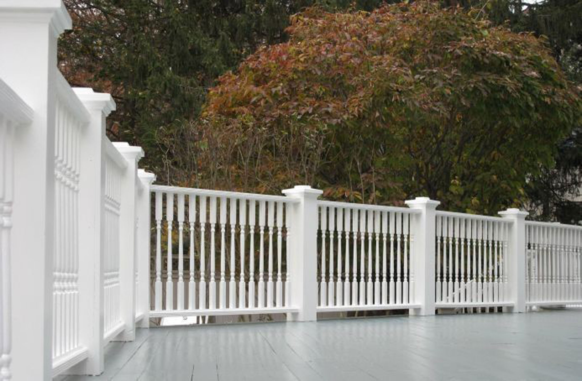 deck with white post caps